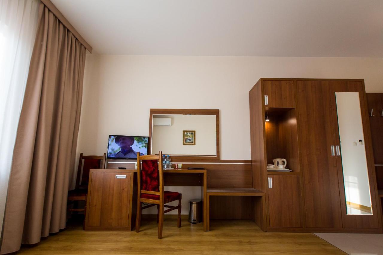 Elgrom Falenty Park Raszyn Exterior foto